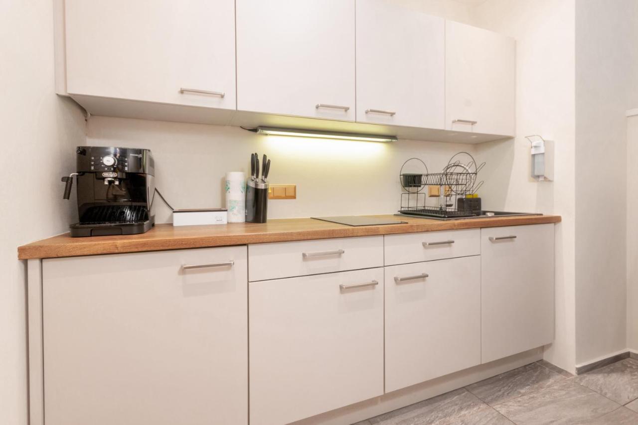 Zentral - Netflix - 2 Stoecke - Arbeitsplatz Appartement Wenen Buitenkant foto