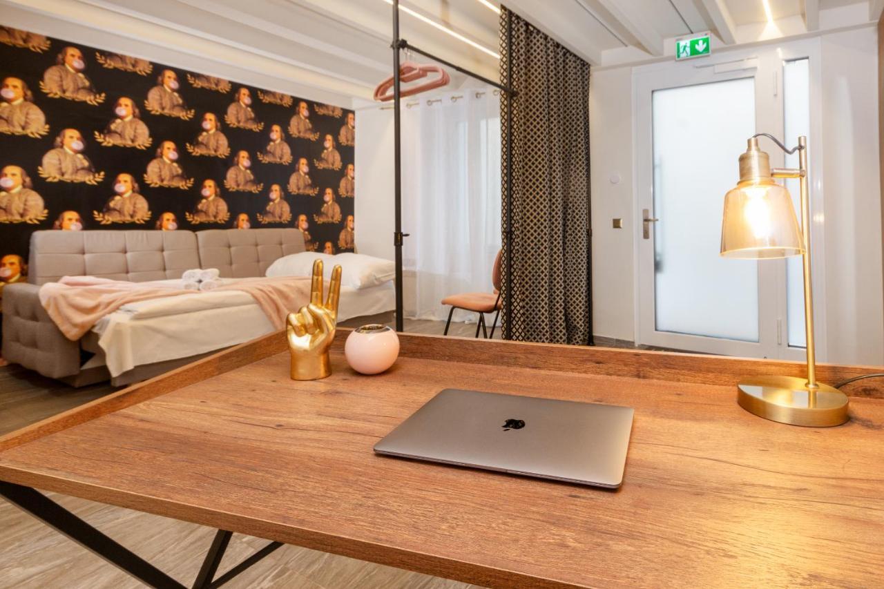 Zentral - Netflix - 2 Stoecke - Arbeitsplatz Appartement Wenen Buitenkant foto
