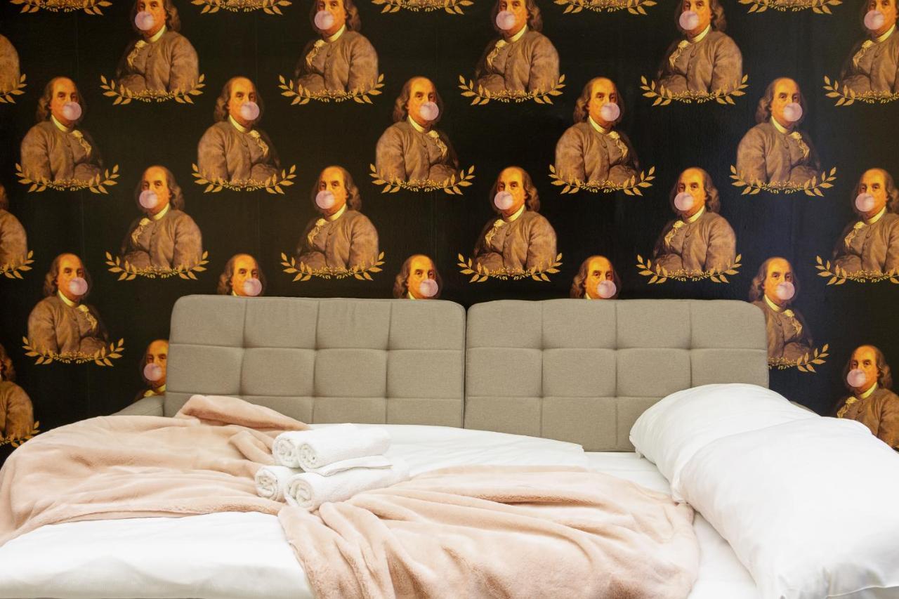 Zentral - Netflix - 2 Stoecke - Arbeitsplatz Appartement Wenen Buitenkant foto