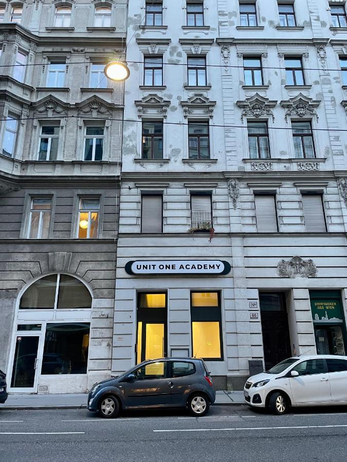 Zentral - Netflix - 2 Stoecke - Arbeitsplatz Appartement Wenen Buitenkant foto